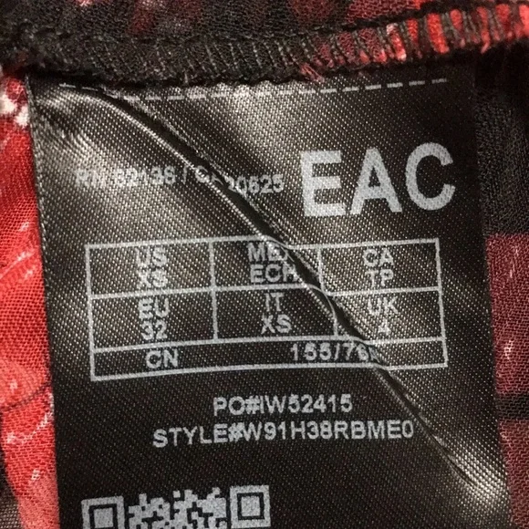 Guess Beautiful sheer long sleeve blouse. Size XS - Picture 8 of 9